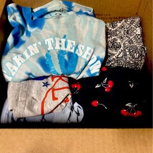 Bundle of ladies Size Medium tshirts/ Tops in excellent Preloved condition